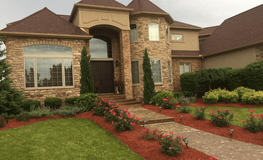 Nice House with Nice Lawn Design